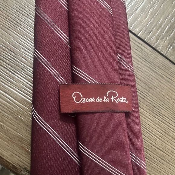 Vintage Oscar de la Renta Burgundy Striped Tie - Picture 2 of 3